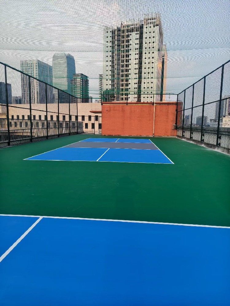 楼顶丙烯酸羽毛球场地的施工