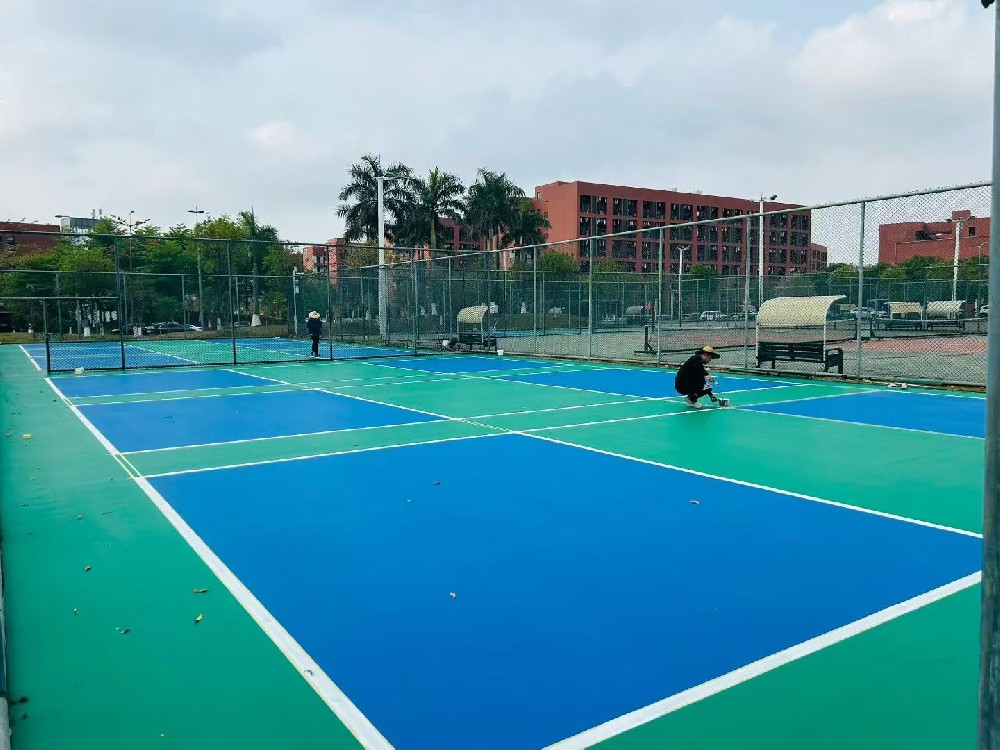 室外硬地丙烯酸匹克球场地铺设施工